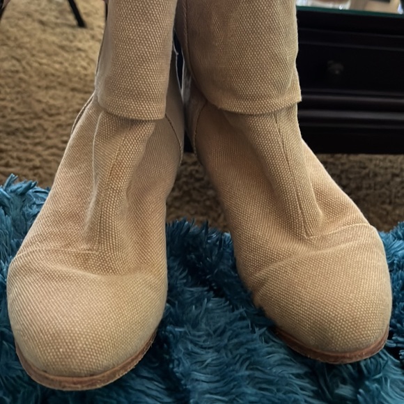 Rag & Bone beige canvas booties. Barely worn - heels practically new - Picture 11 of 11